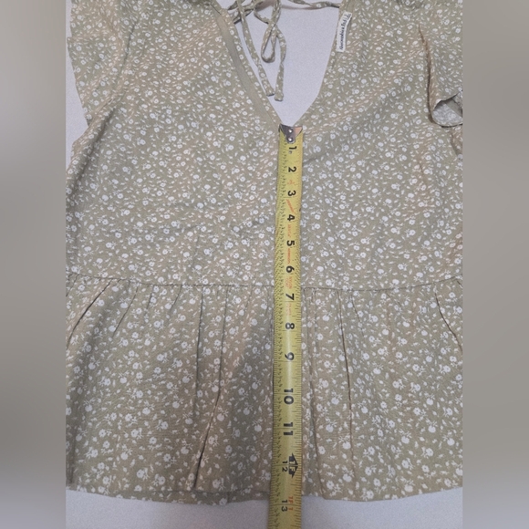 Abercrombie & Fitch Womens Green & White Peplum Back Tie Blouse GUC Size S - Picture 11 of 13